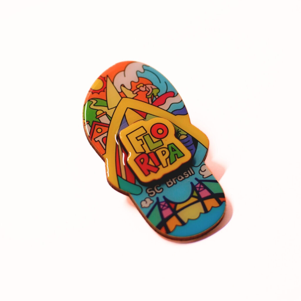 Ímã de geladeira MDF duplo resinado modelo chinelo, souvenir personalizado Arteria Brasil